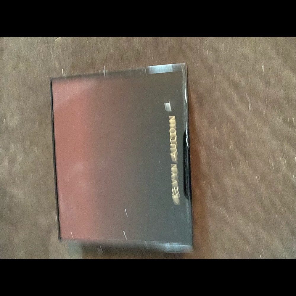 BNIB Kevin Pallet
